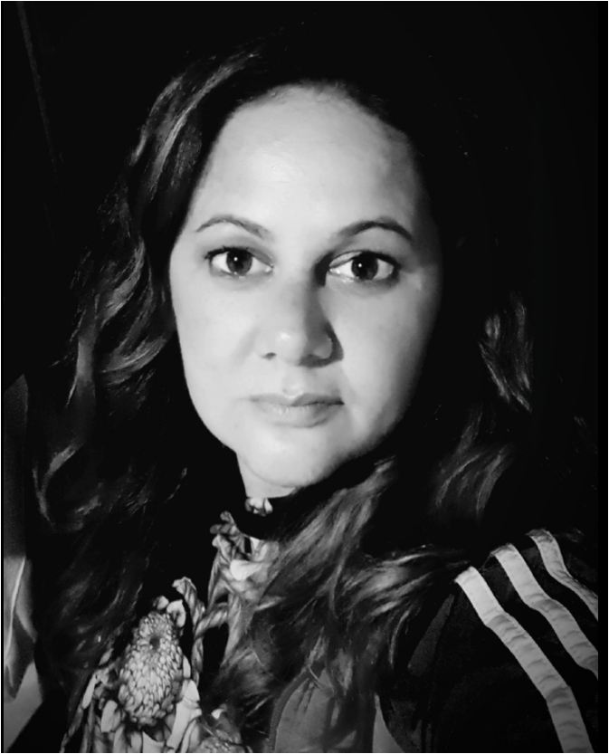 foto profilo Natascha Jacobsen in bianco e nero scattata in Toscana nell'agosto 2020